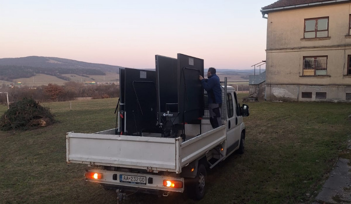 Mestisko hrá PING PONG 