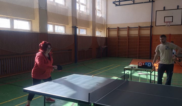 Mestisko hrá PING PONG 