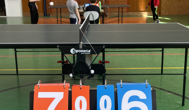 Mestisko hrá PING PONG 