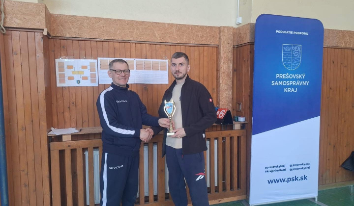 Mestisko hrá PING PONG 