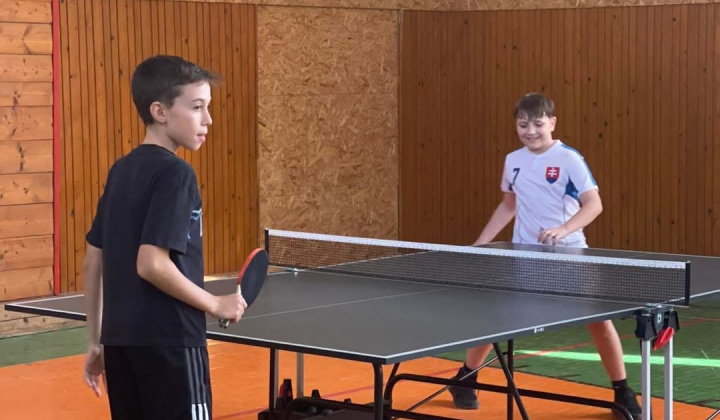Mestisko hrá PING PONG 