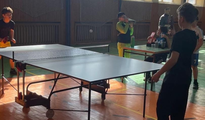 Mestisko hrá PING PONG 