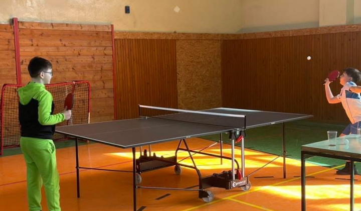 Mestisko hrá PING PONG 