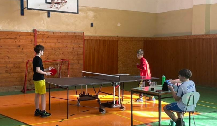 Mestisko hrá PING PONG 