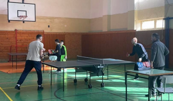 Mestisko hrá PING PONG 