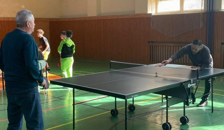 Mestisko hrá PING PONG 