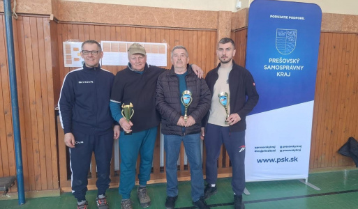 Mestisko hrá PING PONG  