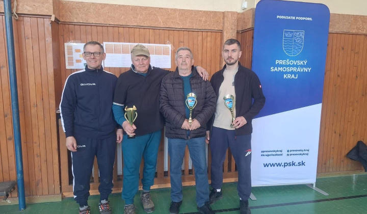 Mestisko hrá PING PONG 